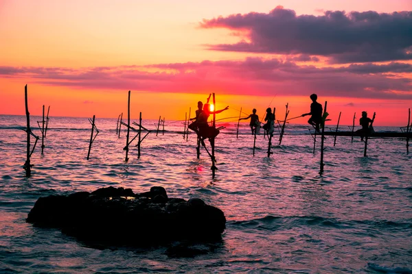 depositphotos_42314667-stock-photo-sri-lankan-traditional-stilt-fisherman (1)