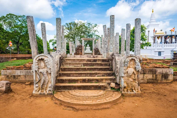 depositphotos_473284440-stock-photo-anuradhapura-guardian-statue-thuparama-dagoba