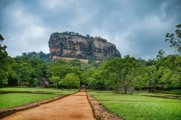 depositphotos_673600910-stock-photo-ancient-city-sigiriya-sigirya-rock