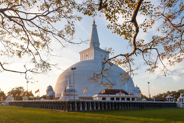 depositphotos_81144250-stock-photo-mahatupa-big-dagoba-in-anuradhapura